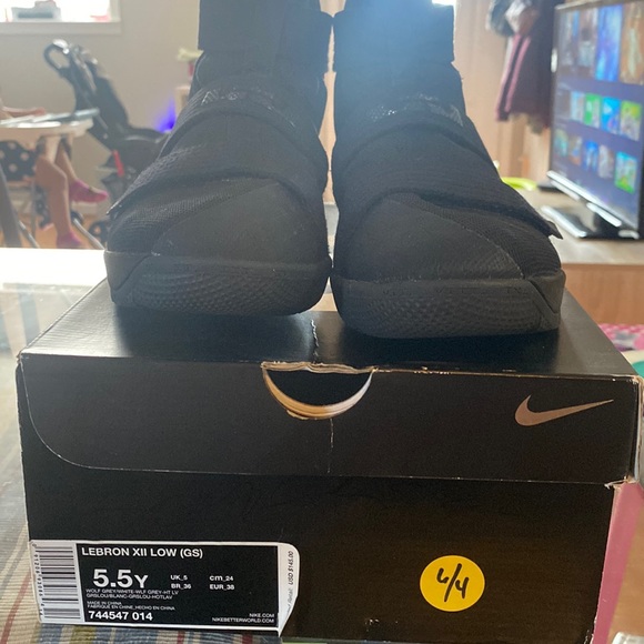 Basketball Sneakers - Picture 1 of 3